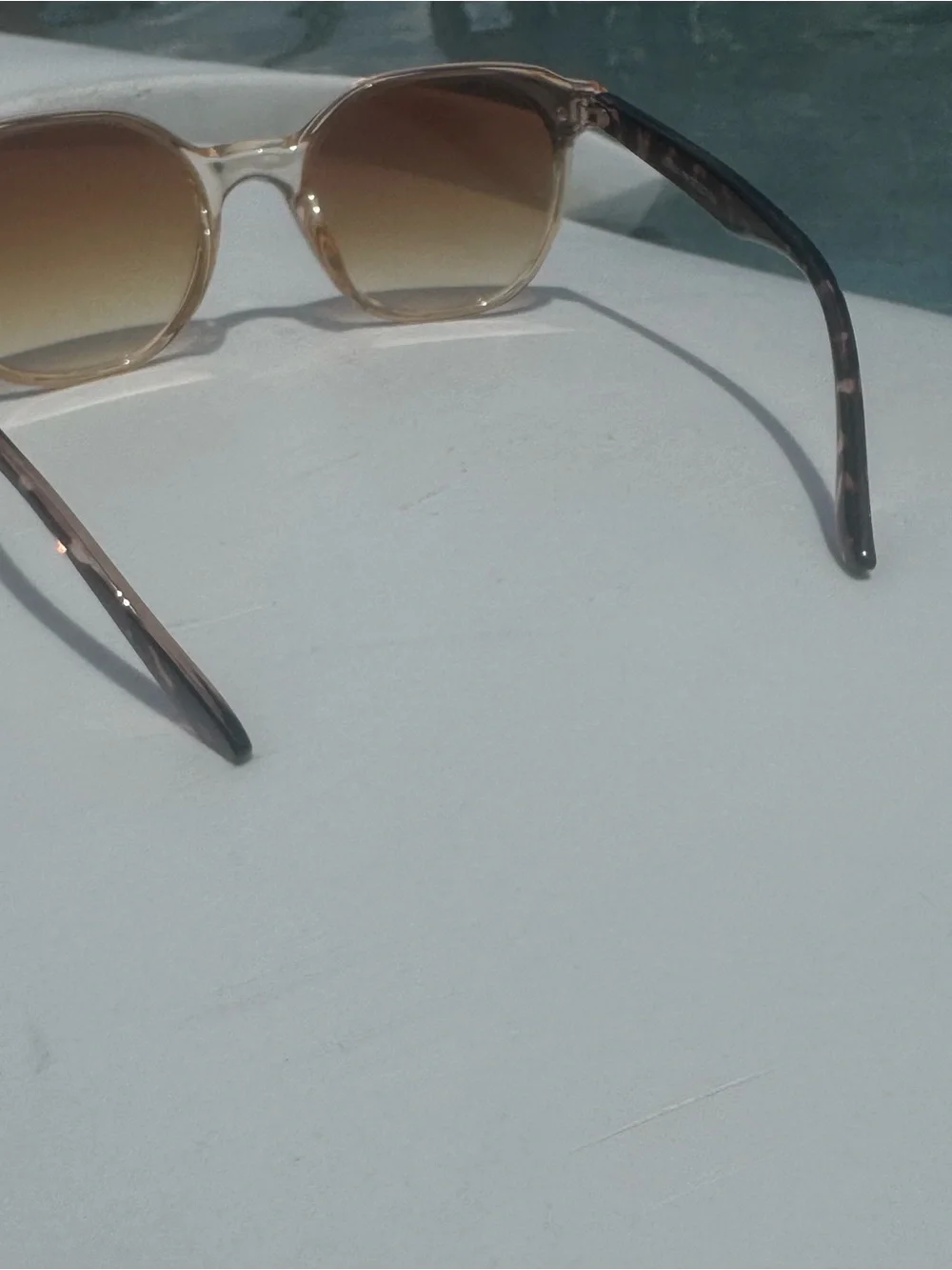 Women’s Brown Gradient Round Sunglasses